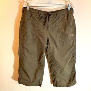 THE NORTH FACE Sz 10 Capri Bermuda Hiking Outdoor Multiple Pockets  Drawstring